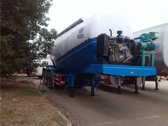 集裝箱運(yùn)輸半掛車