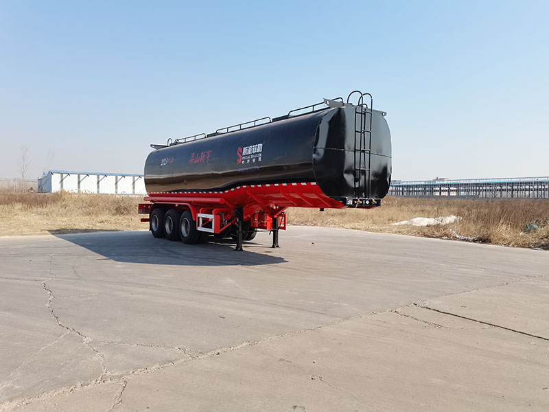 普通液體運(yùn)輸半掛車